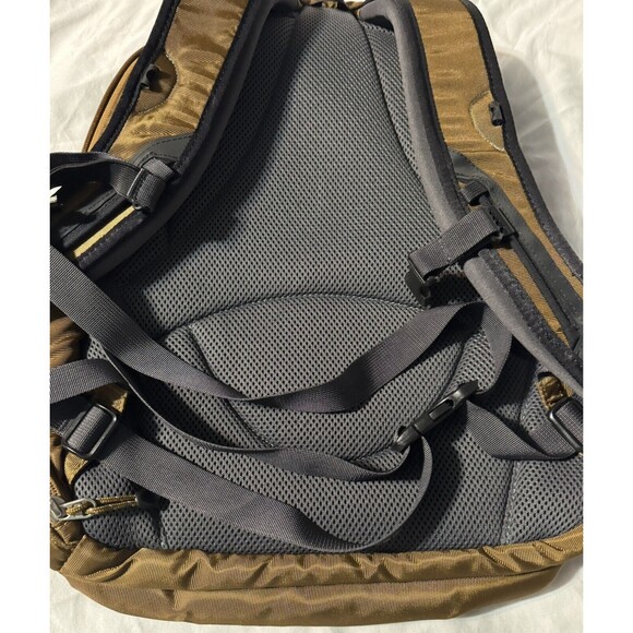 REI Acumen Brown Teal Work/School/Travel Back Pack NEW Back Straps Adjustable - Picture 3 of 9